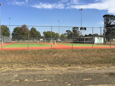 Gunning Tennis Courts - Darwin Holiday 0