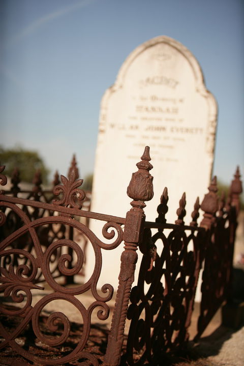 Mathoura Pioneer Cemetery - Darwin Holiday 0