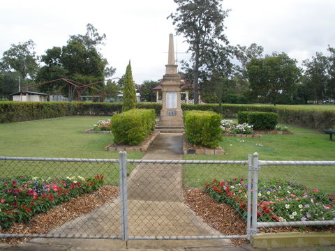 McConnell Park And Toogoolawah War Memorial - Darwin Holiday 0