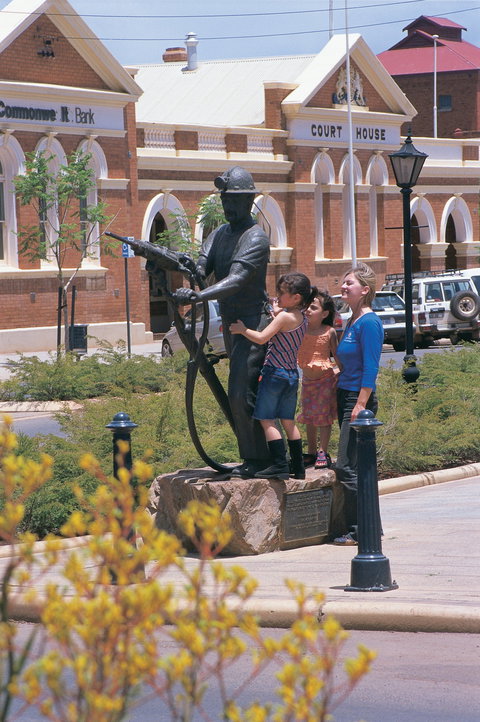 Miners Monument - Darwin Holiday 2