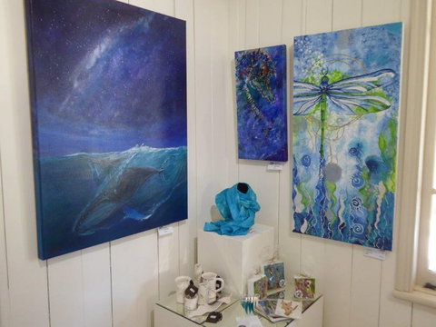 Old SchoolHouse Gallery - Darwin Holiday 1