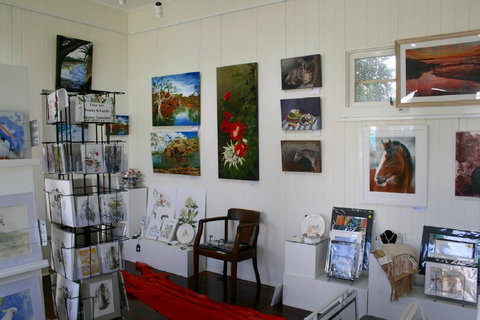 Old SchoolHouse Gallery - Darwin Holiday 2