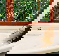 Queensberry Studio - Darwin Holiday