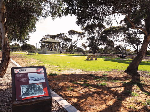 Tailem Bend Historic Rail Trail - Darwin Holiday 0