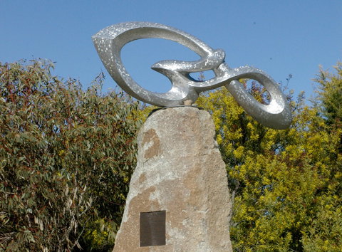 The Glen And Southern Cross Constellation Sculptures - Darwin Holiday 0