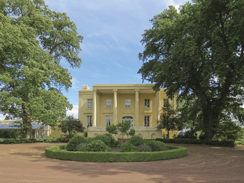 Clarendon - Darwin Holiday 0