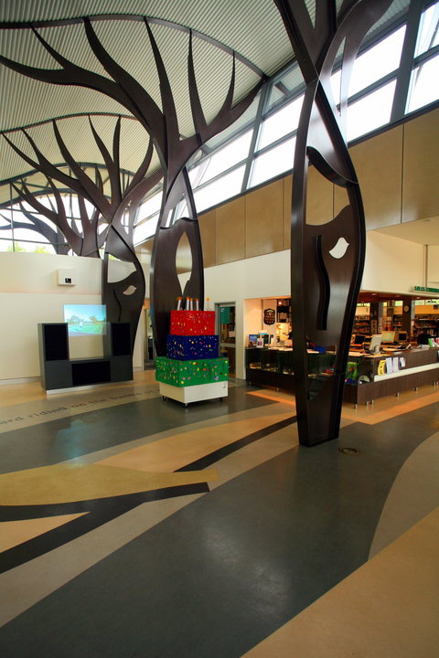 Dogwood Crossing, Miles - Darwin Holiday 2