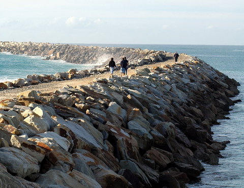 Iluka Break Wall - Darwin Holiday 0