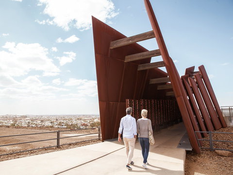 Line Of Lode Lookout And Miners Memorial - Darwin Holiday 0