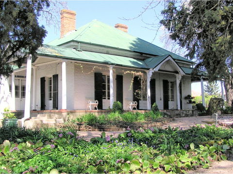 Miss Traill’s House And Garden - Darwin Holiday 0