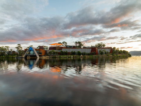 MONA - Museum Of Old And New Art - Darwin Holiday 0