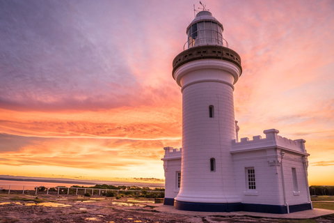 Point Perpendicular Lighthouse And Lookout - Darwin Holiday 0