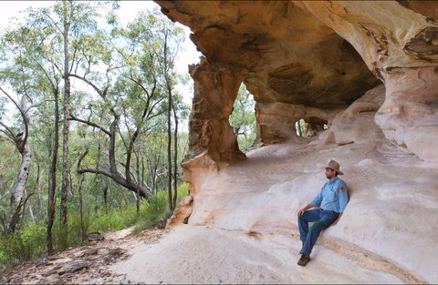 Sandstone Caves Walking Track - Darwin Holiday 0
