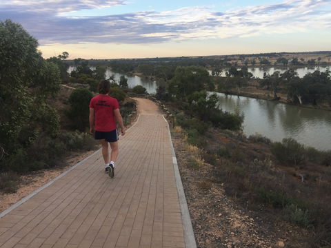 Waikerie Rotary Cliff Top Walk - Darwin Holiday 0