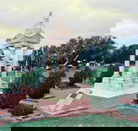 Weeping Mother Memorial - Darwin Holiday