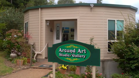 Around Art Studio/Gallery - Darwin Holiday 0