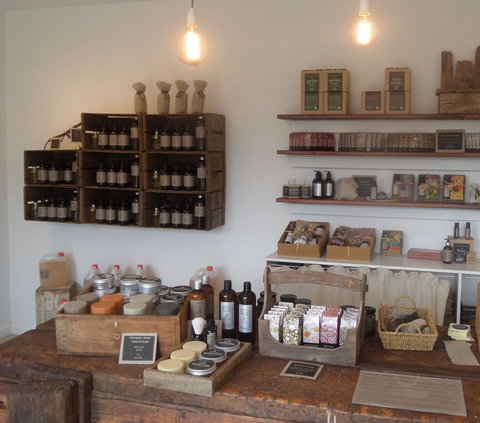 Dindi Naturals - Darwin Holiday 0