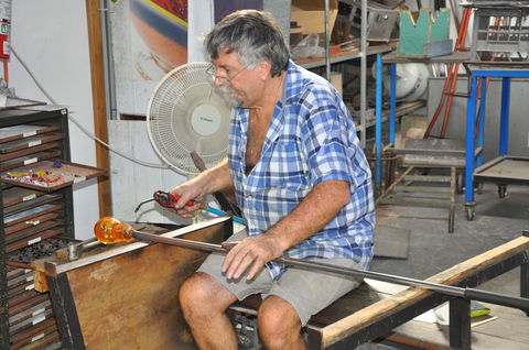Eamonn Vereker Glass Studio And Gallery - Darwin Holiday 0
