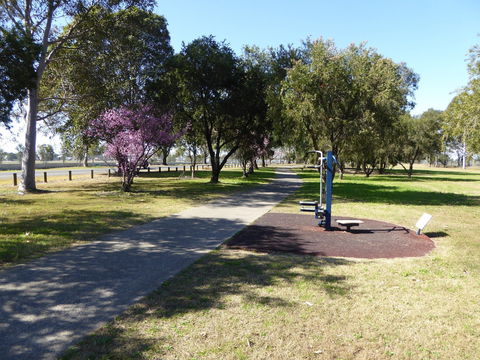 Ham Common - Darwin Holiday 0
