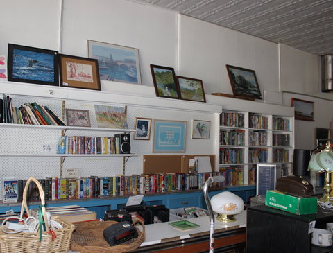 Holbrook Anglican Op-shop - Darwin Holiday 1