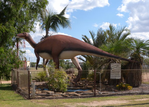 Muttaburrasaurus Langdoni Replica - Darwin Holiday 0