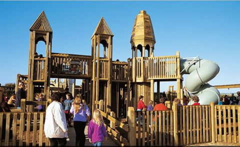Port Noarlunga Jubilee Park Adventure Playground - Darwin Holiday 0