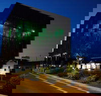 Tree of Knowledge Memorial - Darwin Holiday