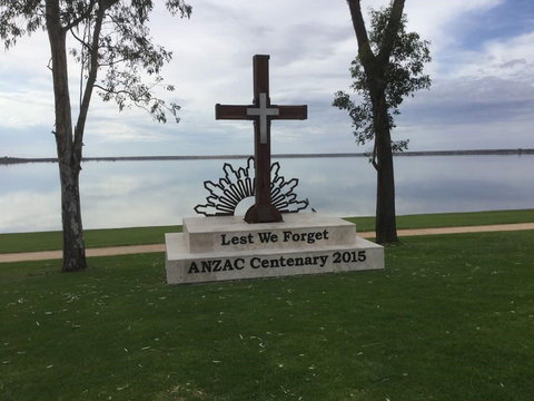 Anzac Centenary Cross - Darwin Holiday 0