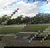 Apple Tree Creek War Memorial - Darwin Holiday