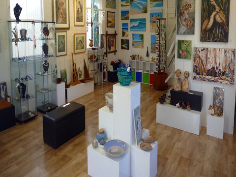 Cardwell Gallery And Gift Shop - Darwin Holiday 1