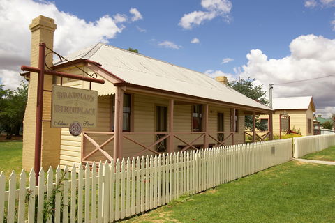 Cootamundra Cricketing Exploration - Darwin Holiday 2