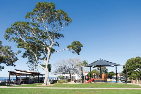 Eddie Santaguiliana Way - Darwin Holiday 0