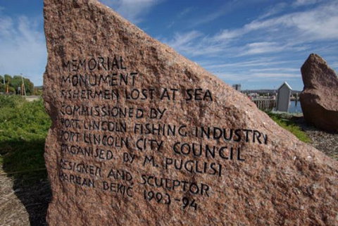 Fishermen's Memorial - Darwin Holiday 1