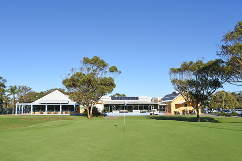 Hawks Nest Golf Club - Darwin Holiday 0