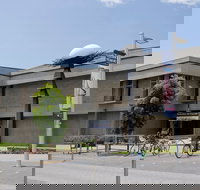 Newcastle Art Gallery - Darwin Holiday