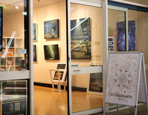 Ultragrafik Fine Art Gallery - Darwin Holiday 0