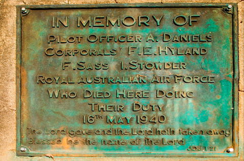 Avro Anson A4-4 Memorial - Darwin Holiday 1
