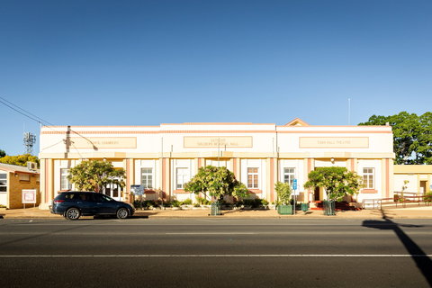 Bundaberg To Eidsvold Weekend Drive - Darwin Holiday 0