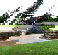 Dunwich War Memorial - Darwin Holiday