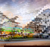 Grenfell Commodities Silos - Darwin Holiday