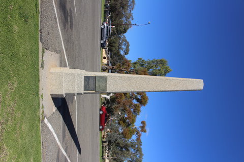Hawdon And Bonney Obelisk Barmera - Darwin Holiday 0