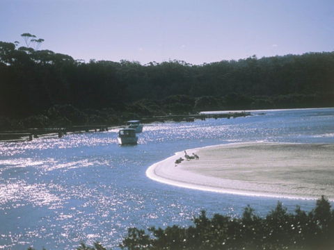 Jack Buckley Memorial Park And Picnic Area - Tomakin - Darwin Holiday 0