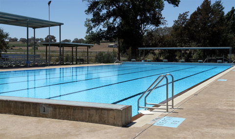 Molong Swimming Pool - Darwin Holiday 2