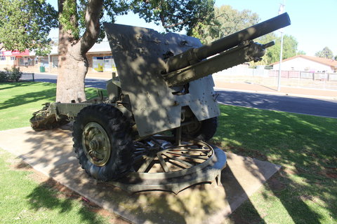 War Gun Trophy - Darwin Holiday 0