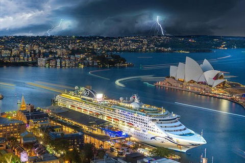 Swann Transfers - Mini Bus Chauffeur Services - Darwin Holiday 5