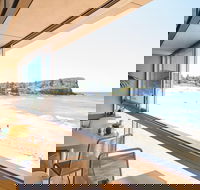 Sydney Beachside Experience with Optional Upgrade to Include a Bottle Of Wine - Darwin Holiday