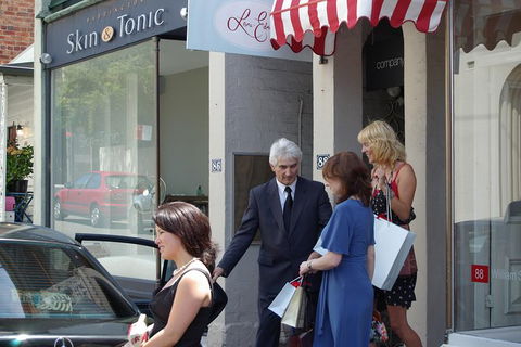 Limousine Services In Sydney Australia - Mercedes S Class And Sprinter 12seater - Darwin Holiday 4