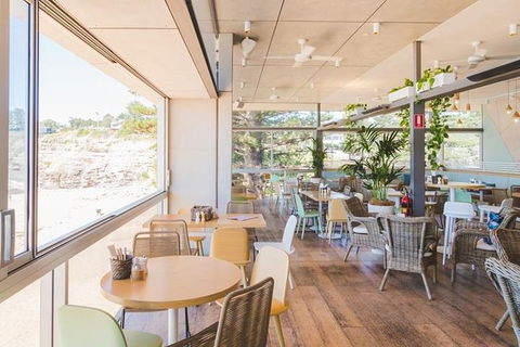 Lunch Experience At Beach House In Avalon - Darwin Holiday 4