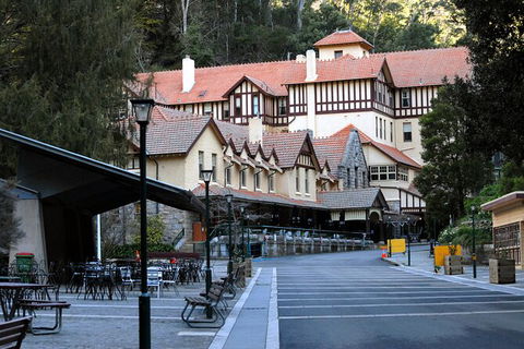 Jenolan Caves - Wildlife And Caves - Darwin Holiday 0