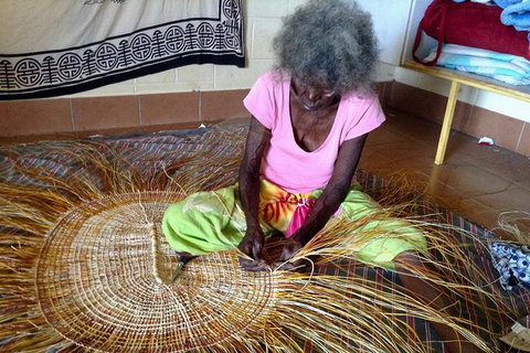 Gay-Wu Woman\'s 5 Day Yolngu Homeland Tour - Darwin Holiday 4